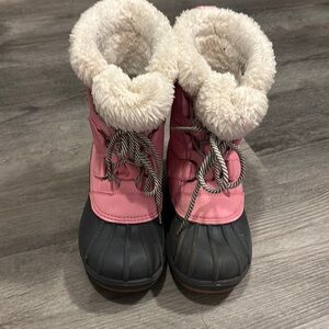 Girl’s Size 1 Pink and Gray Winter Boots with Faux Fur Lining​